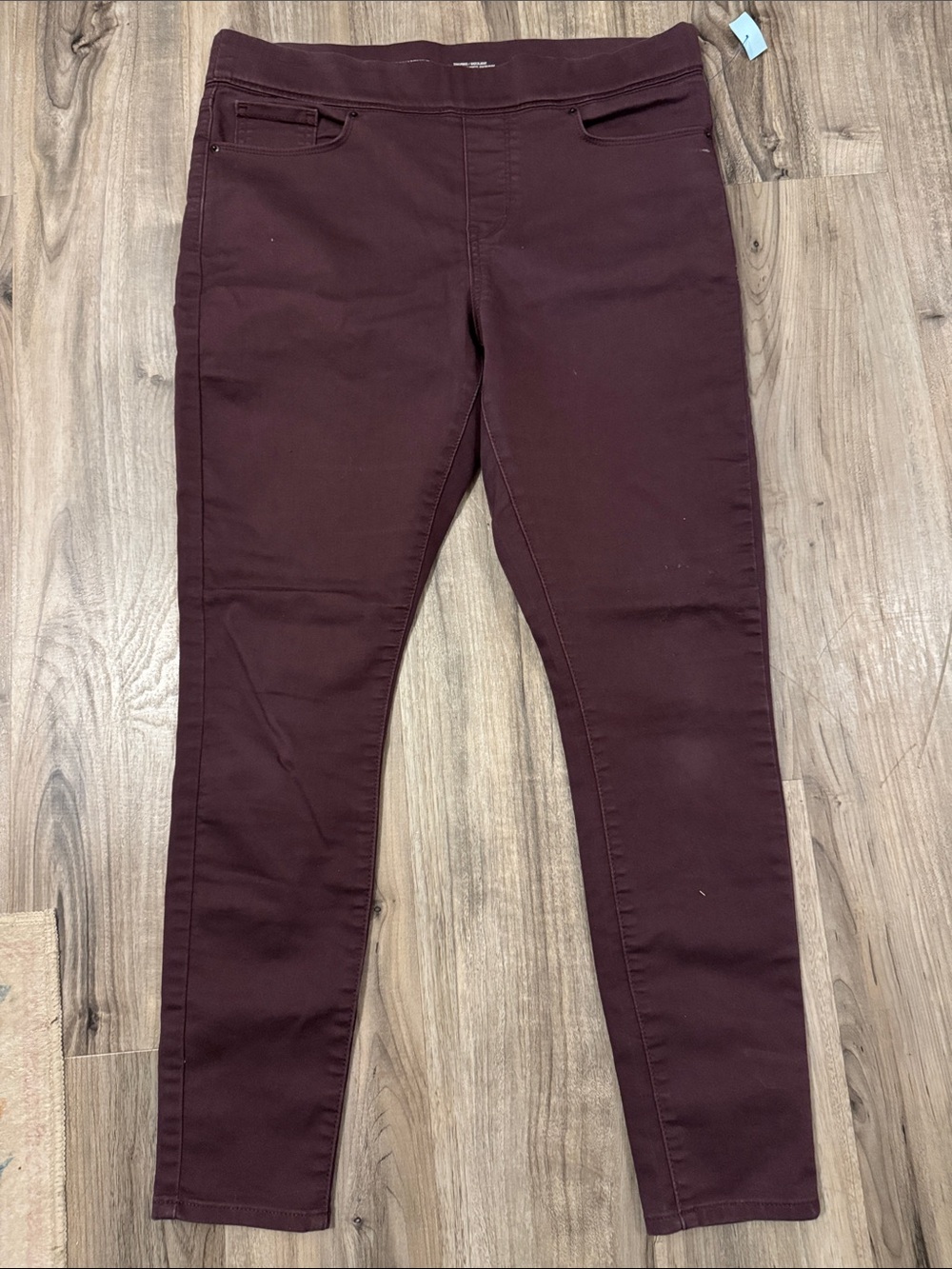 Signature by Levi Strauss Women's Burgundy Skinny Jeans